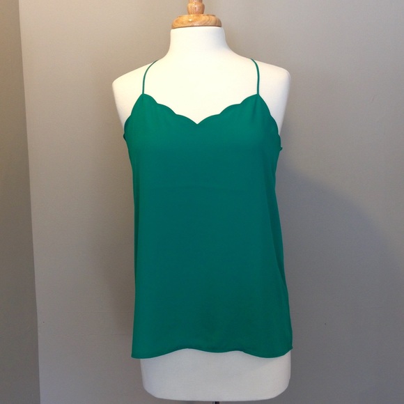 Express Tops - HP 🎉EXPRESS reversible tank w/scallop neckline